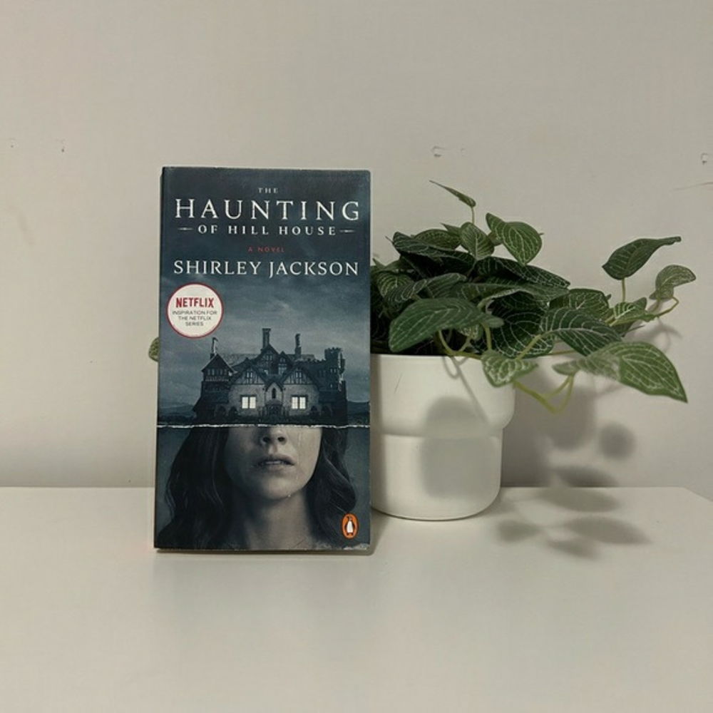 ✨3 for $25✨ HAUNTING OF HILL HOUSE by Shirley Jackson